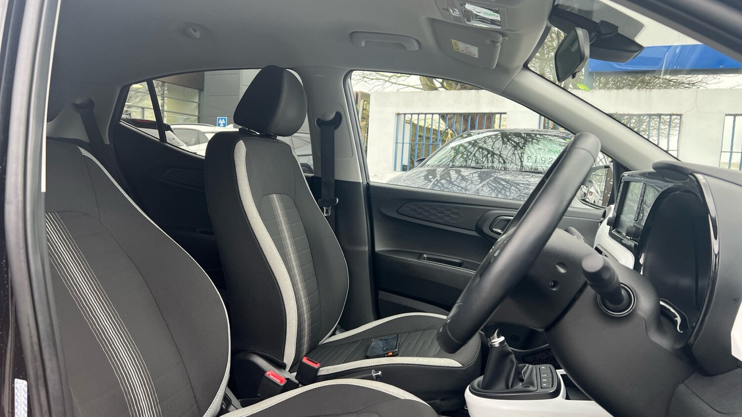 Used Hyundai i10 2023 for sale - 77508731: Photo 12