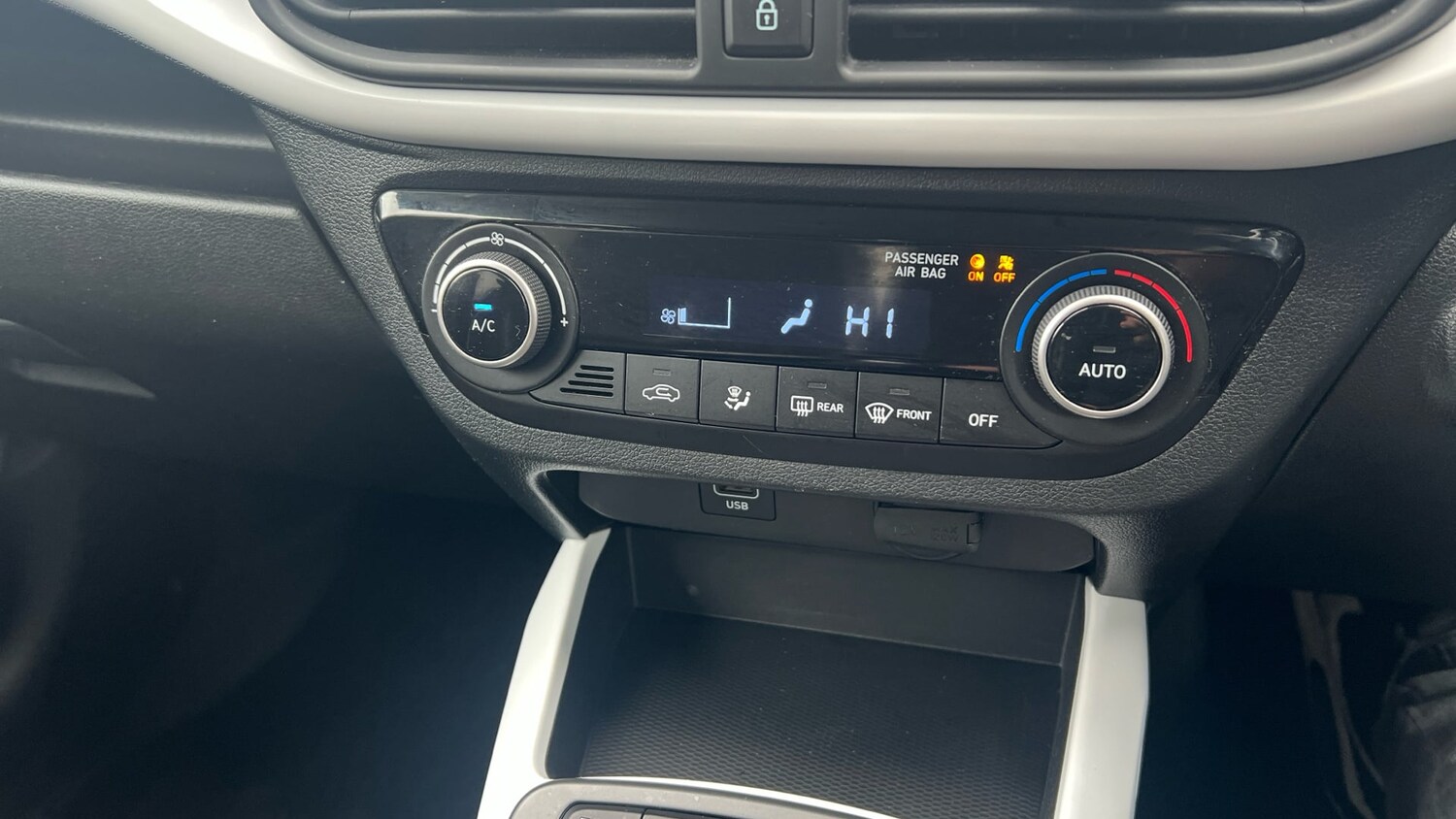 Used Hyundai i10 2023 for sale - 77508731: Photo 20