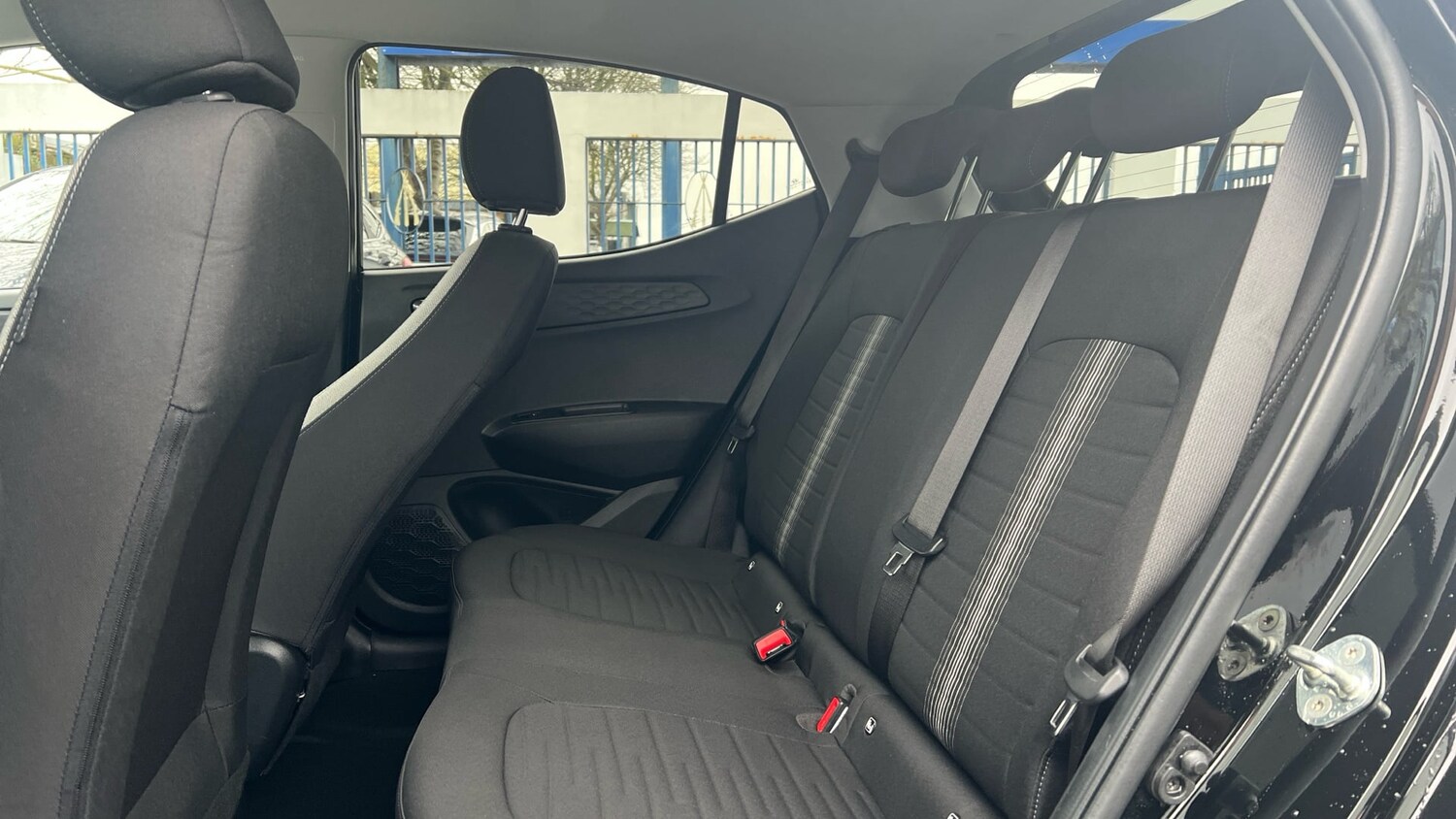 Used Hyundai i10 2023 for sale - 77508731: Photo 9