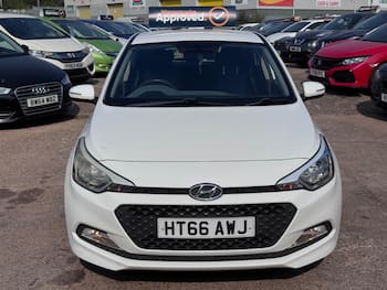Used Hyundai i20 2016 for sale - 79690135: Photo