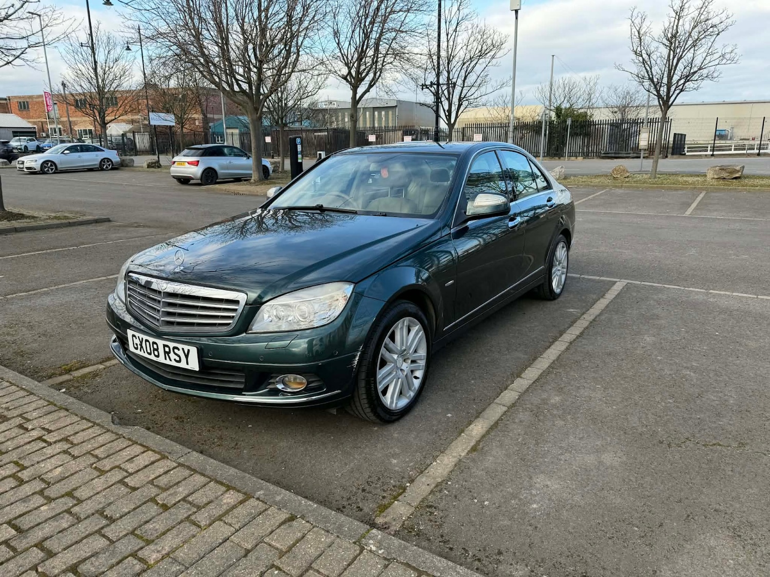 Used Mercedes-Benz C Class 2008 for sale - 77848403: Photo 2