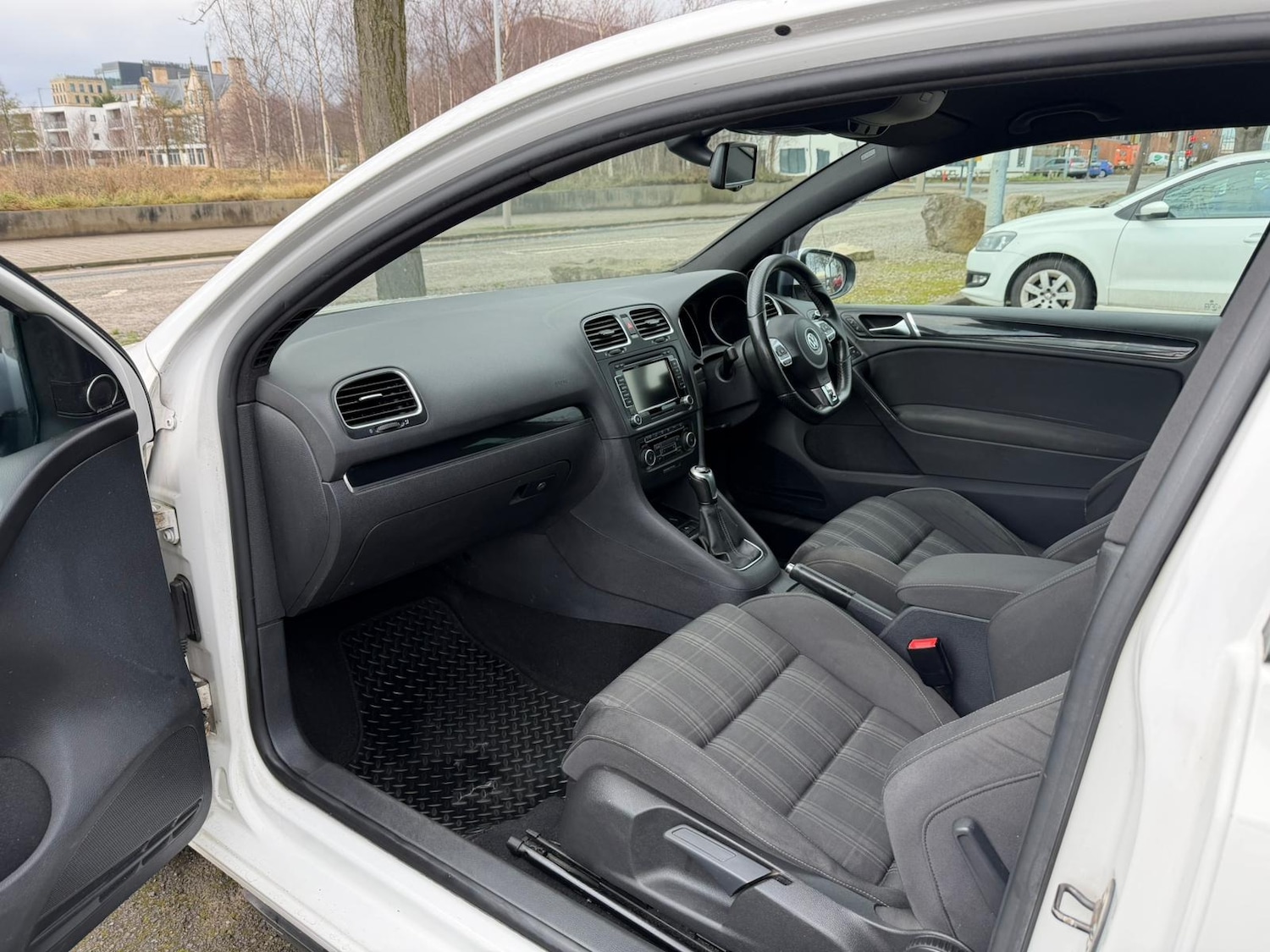 Used Volkswagen Golf 2011 for sale - 77502710: Photo 10