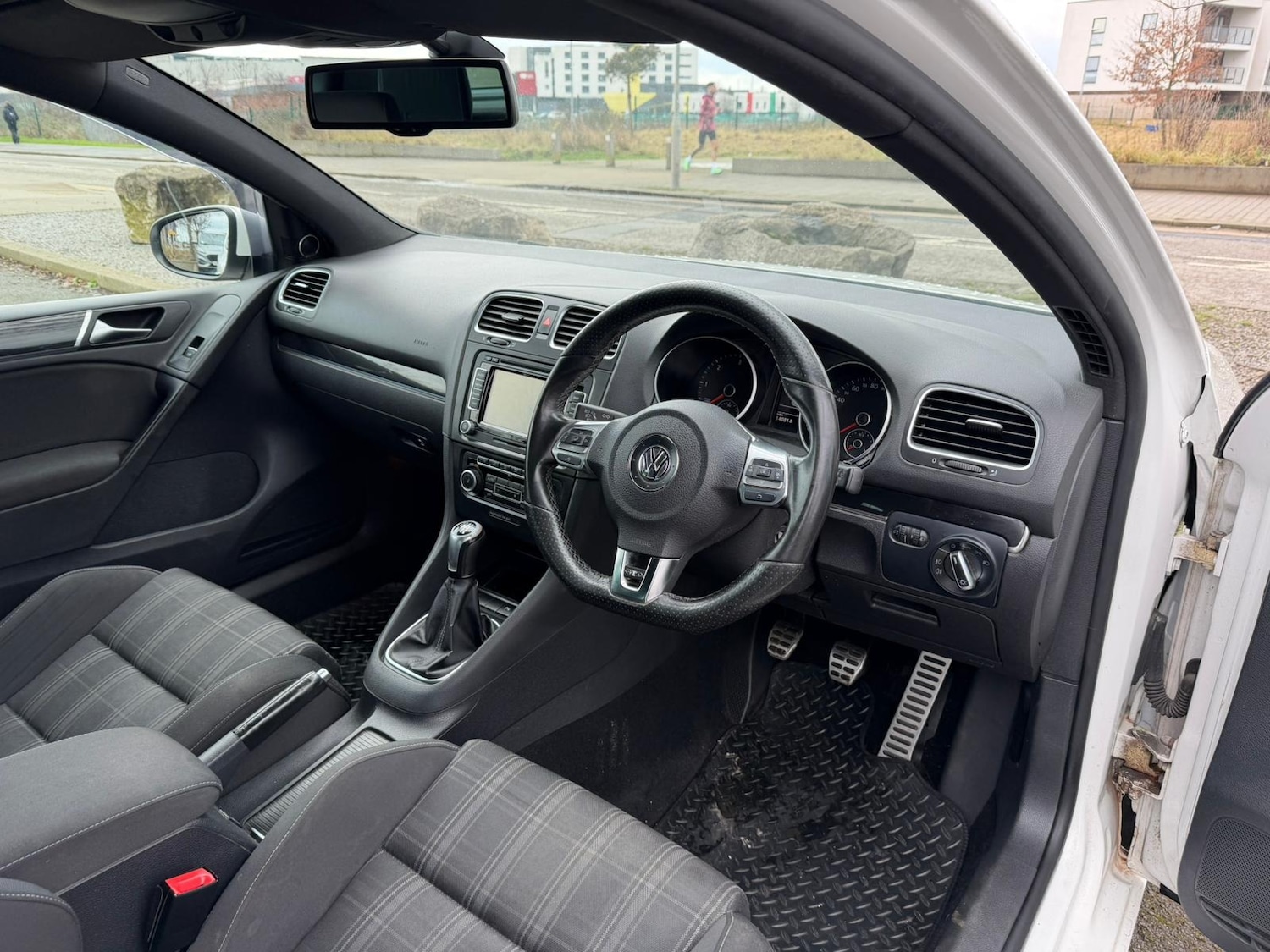 Used Volkswagen Golf 2011 for sale - 77502710: Photo 6