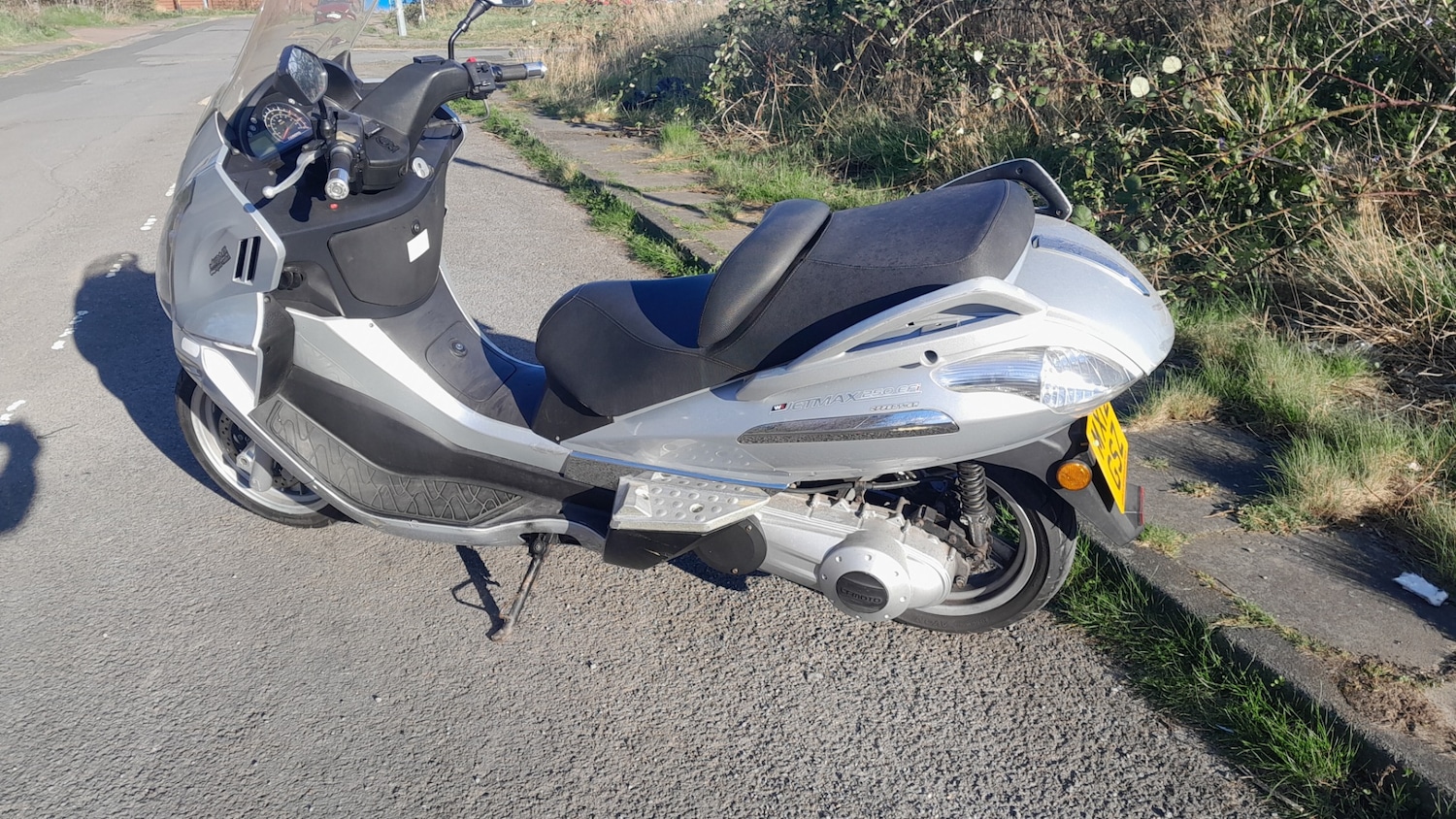Used WHITE KNUCKLE CF 250 T-6A 2012 for sale - 78055467: Photo 2