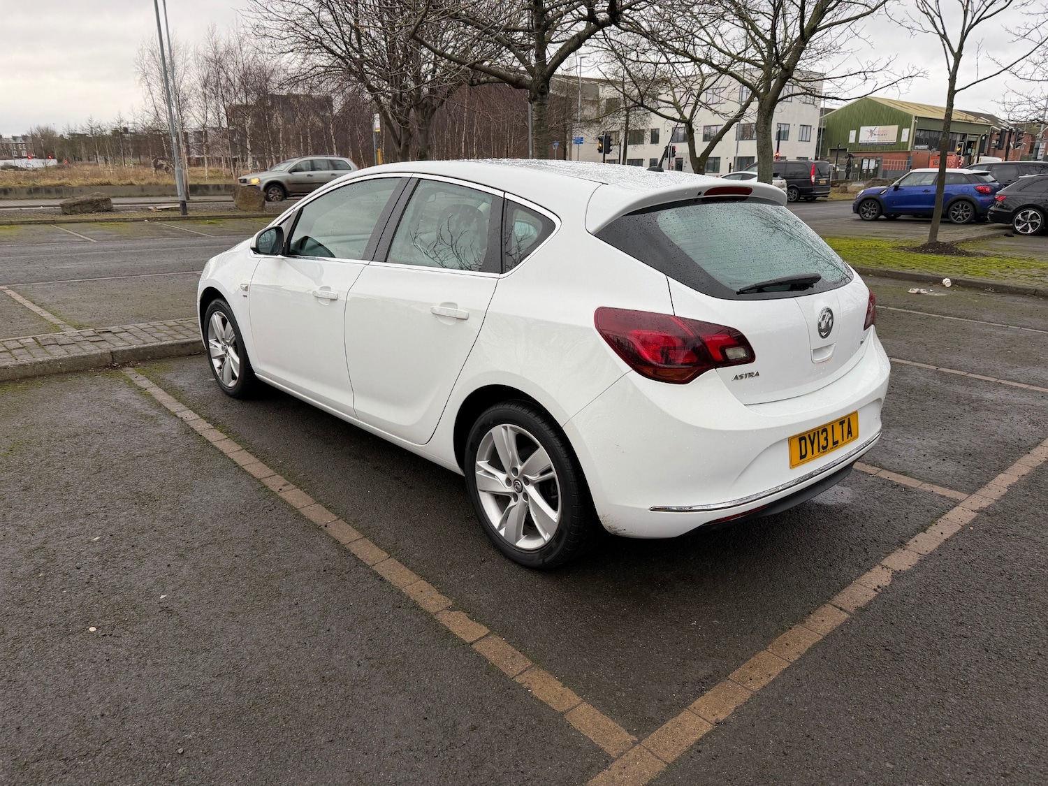 Used Vauxhall Astra 2013 for sale - 77381396: Photo 3