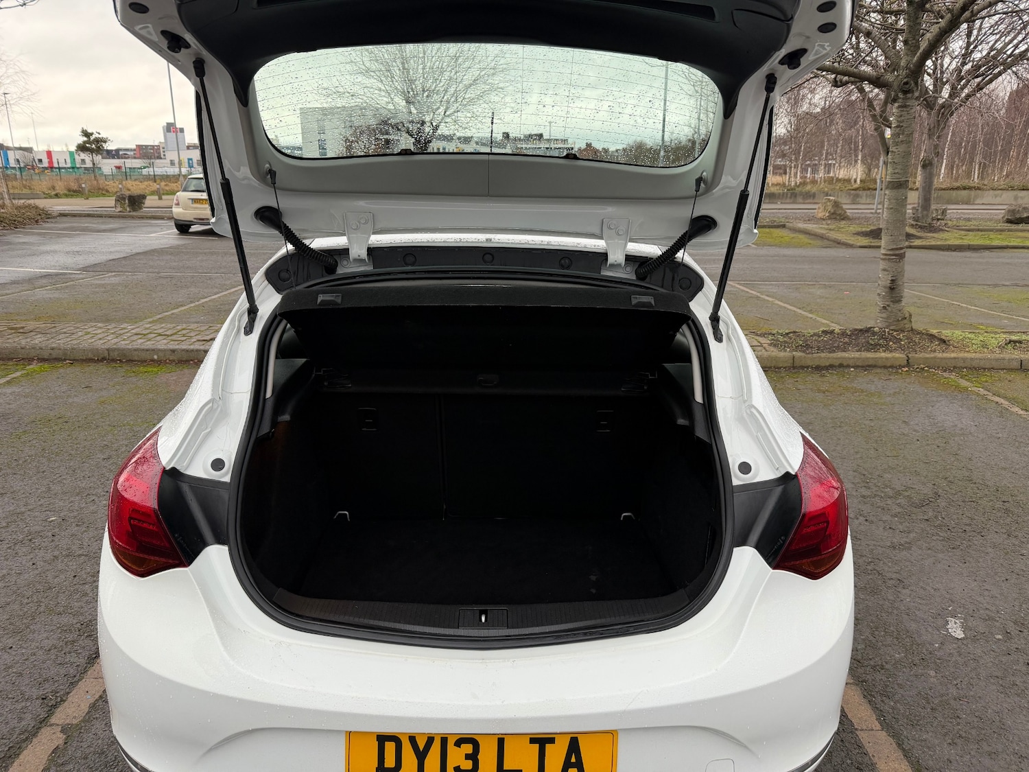 Used Vauxhall Astra 2013 for sale - 77381396: Photo 5