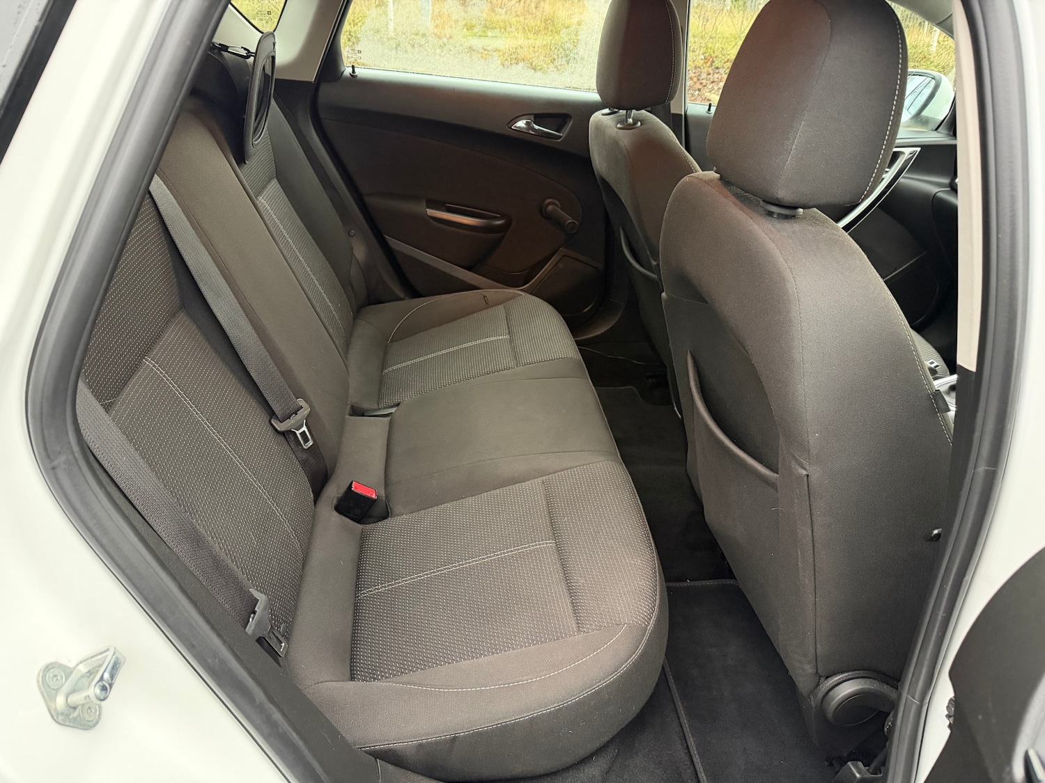 Used Vauxhall Astra 2013 for sale - 77381396: Photo 6