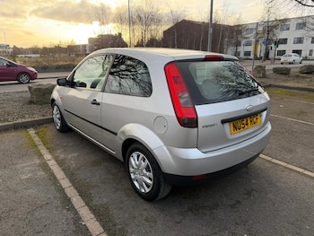Used Ford Fiesta 2004 for sale - 77606803: Photo