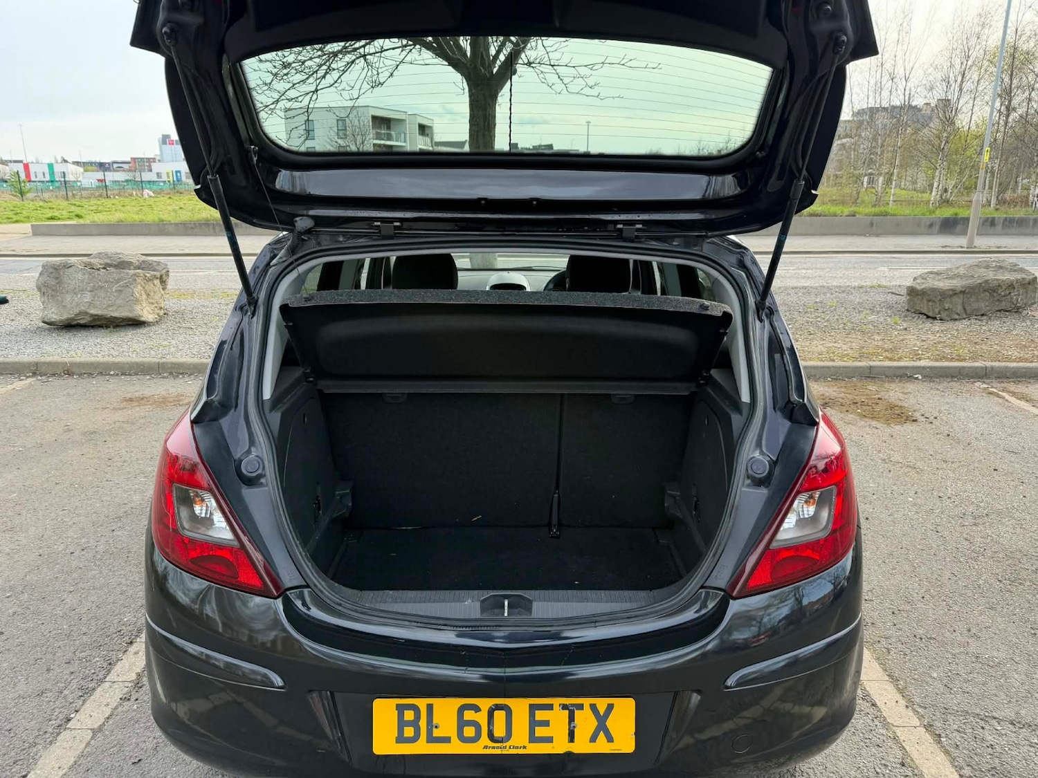 Used Vauxhall Corsa 2011 for sale - 78122211: Photo 5