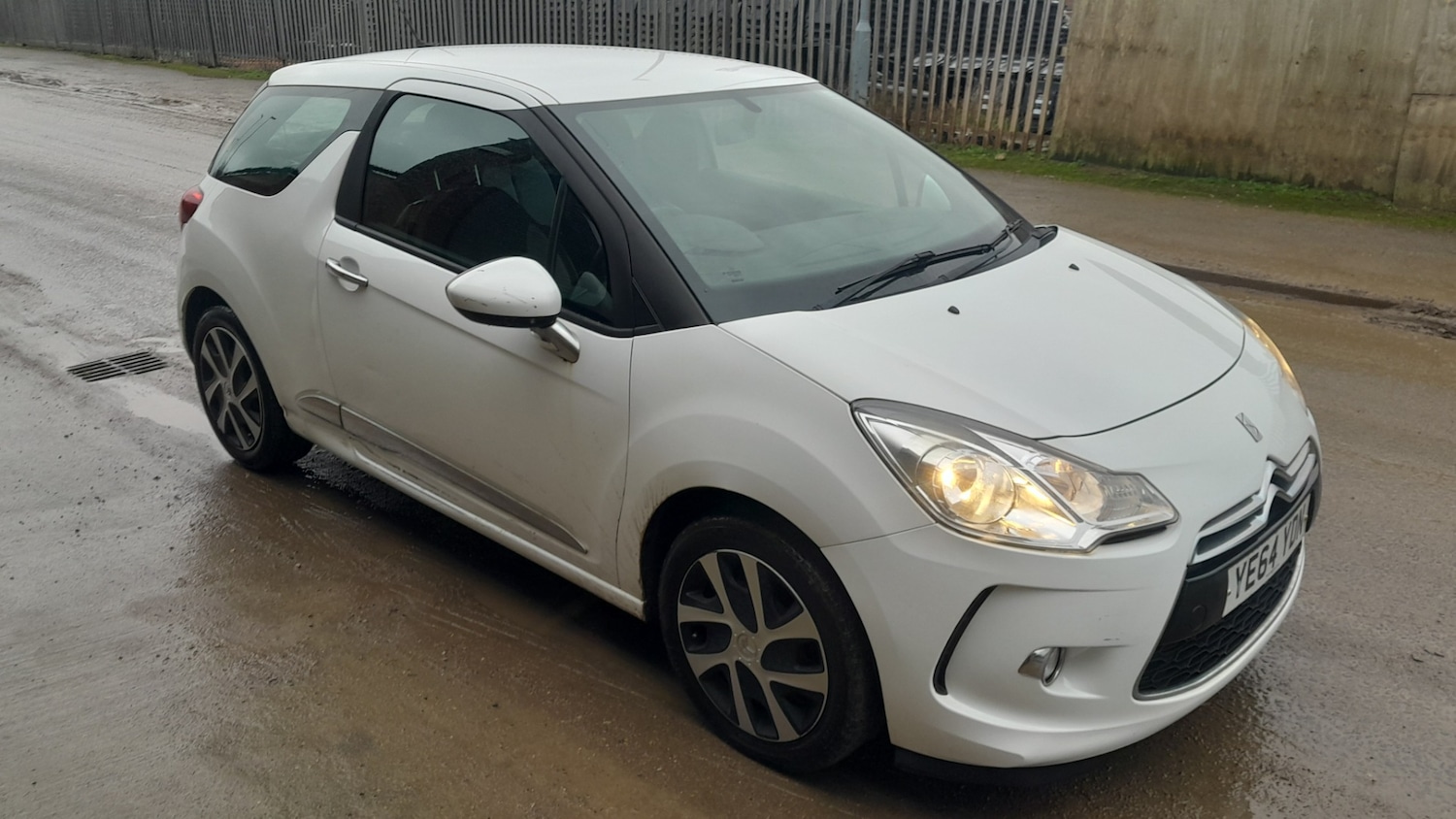 Used Citroen DS3 2014 for sale - 77449599: Photo 3