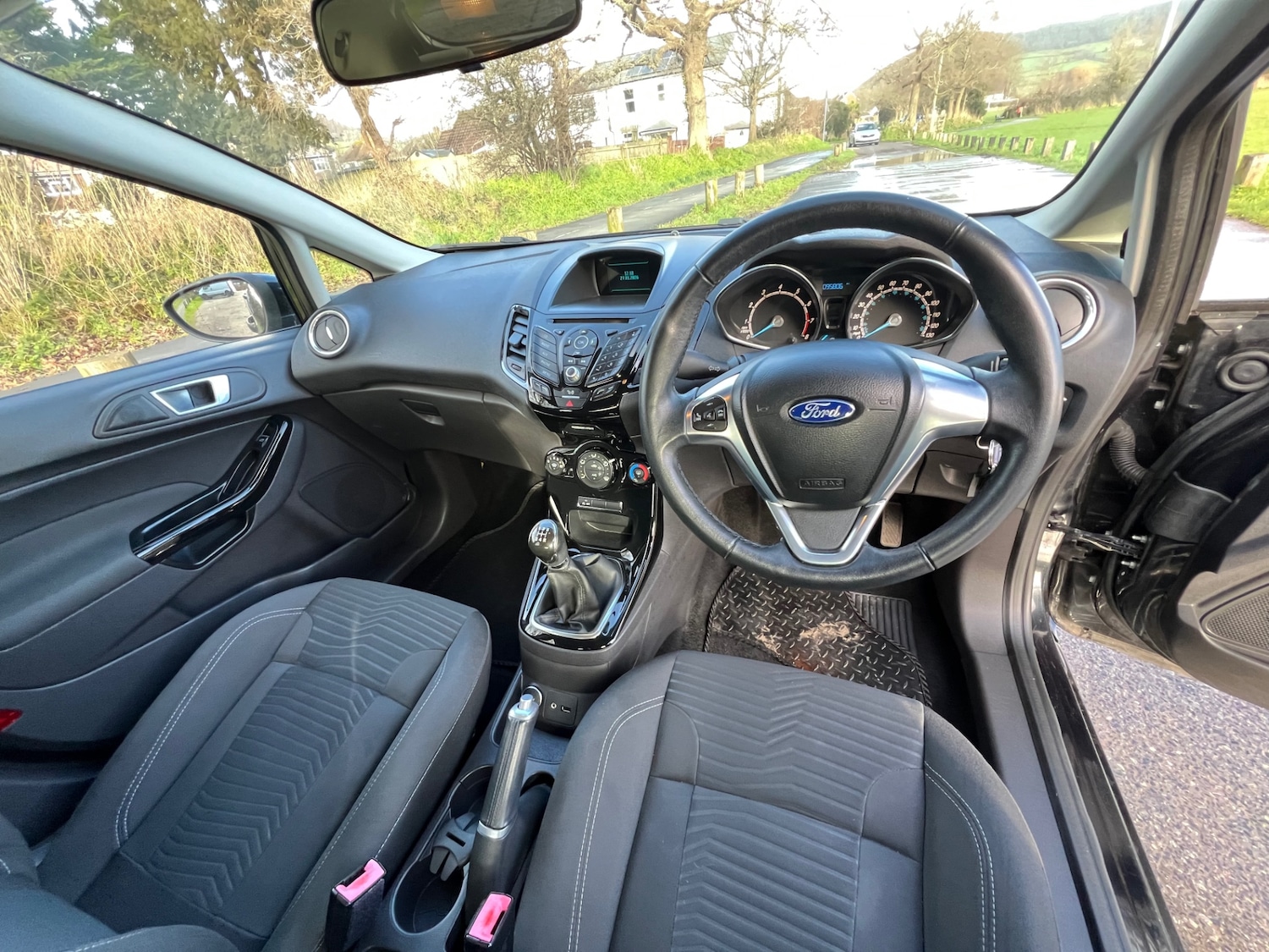 Used Ford Fiesta 2015 for sale - 77353623: Photo 10