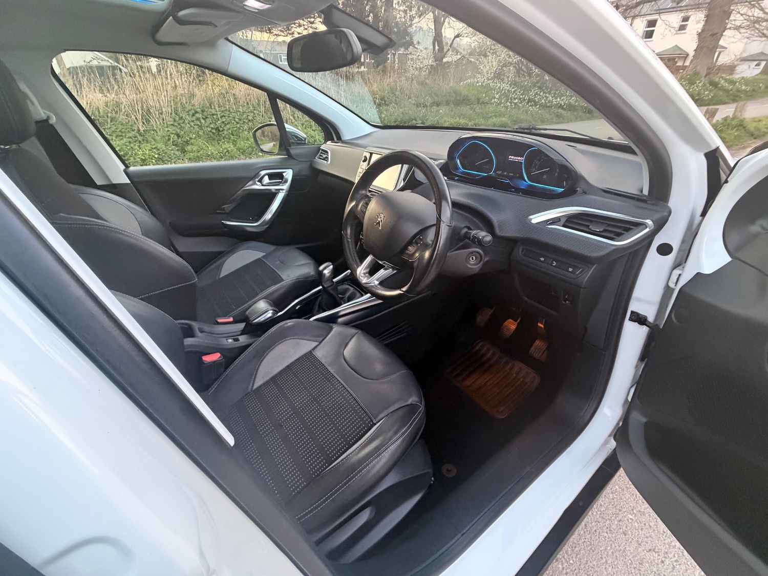 Used Peugeot 2008 2014 for sale - 77968292: Photo 10