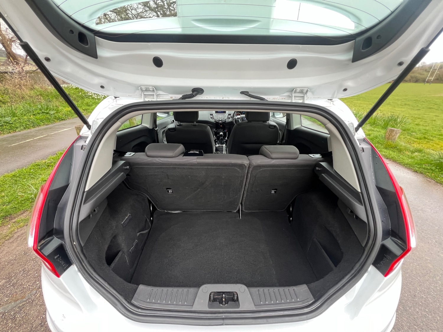 Used Ford Fiesta 2015 for sale - 78045848: Photo 5