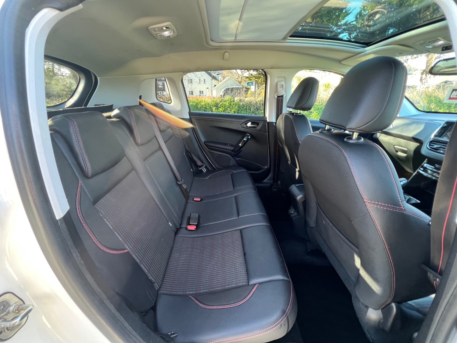 Used Peugeot 2008 2017 for sale - 77934437: Photo 8