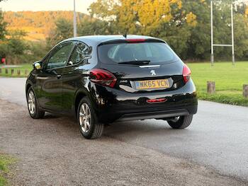 Used Peugeot 208 2015 for sale - 79841837: Photo