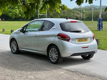 Used Peugeot 208 2015 for sale - 78465840: Photo