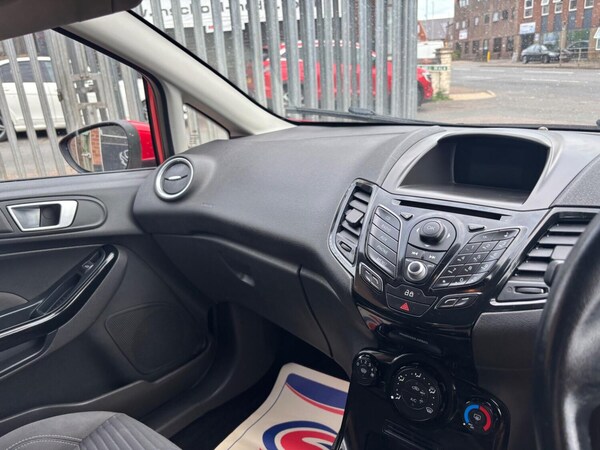 Used Ford Fiesta 2014 for sale - 75053656: Photo 14