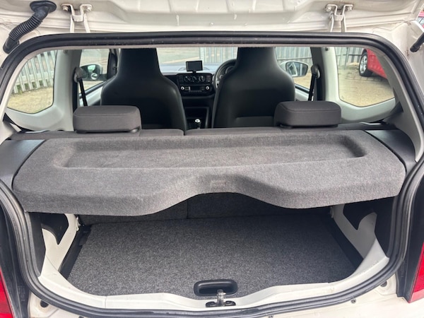 Used Volkswagen up! 2015 for sale - 76211859: Photo 9