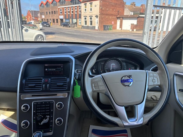 Used Volvo XC60 2014 for sale - 74594147: Photo 13