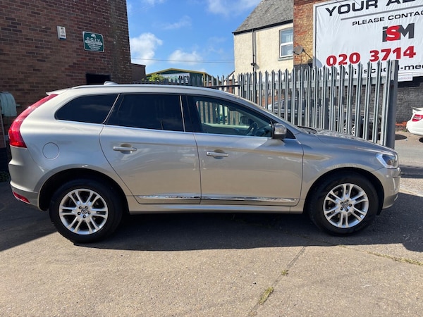 Used Volvo XC60 2014 for sale - 74594147: Photo 4