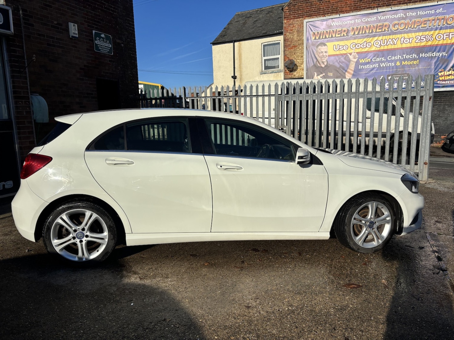 Used Mercedes-Benz A-Class 2015 for sale - 76605728: Photo 3