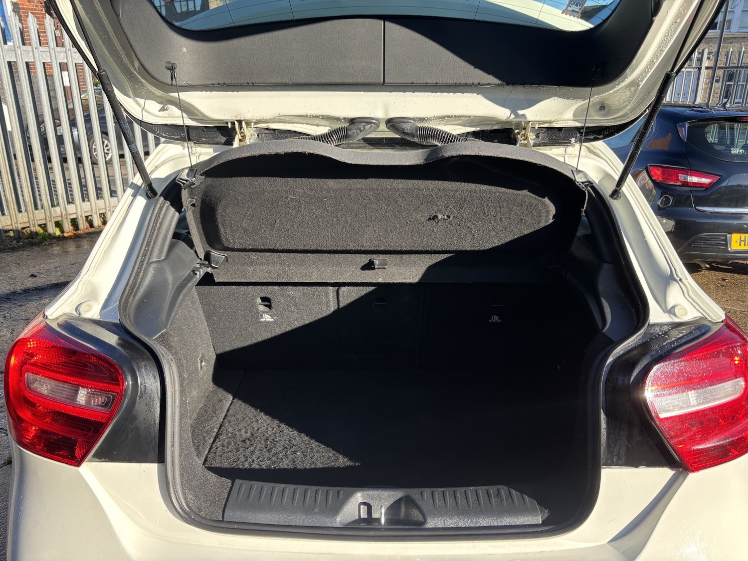 Used Mercedes-Benz A-Class 2015 for sale - 76605728: Photo 8