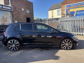 Used Volkswagen Golf 2018 for sale - 77938114: Photo