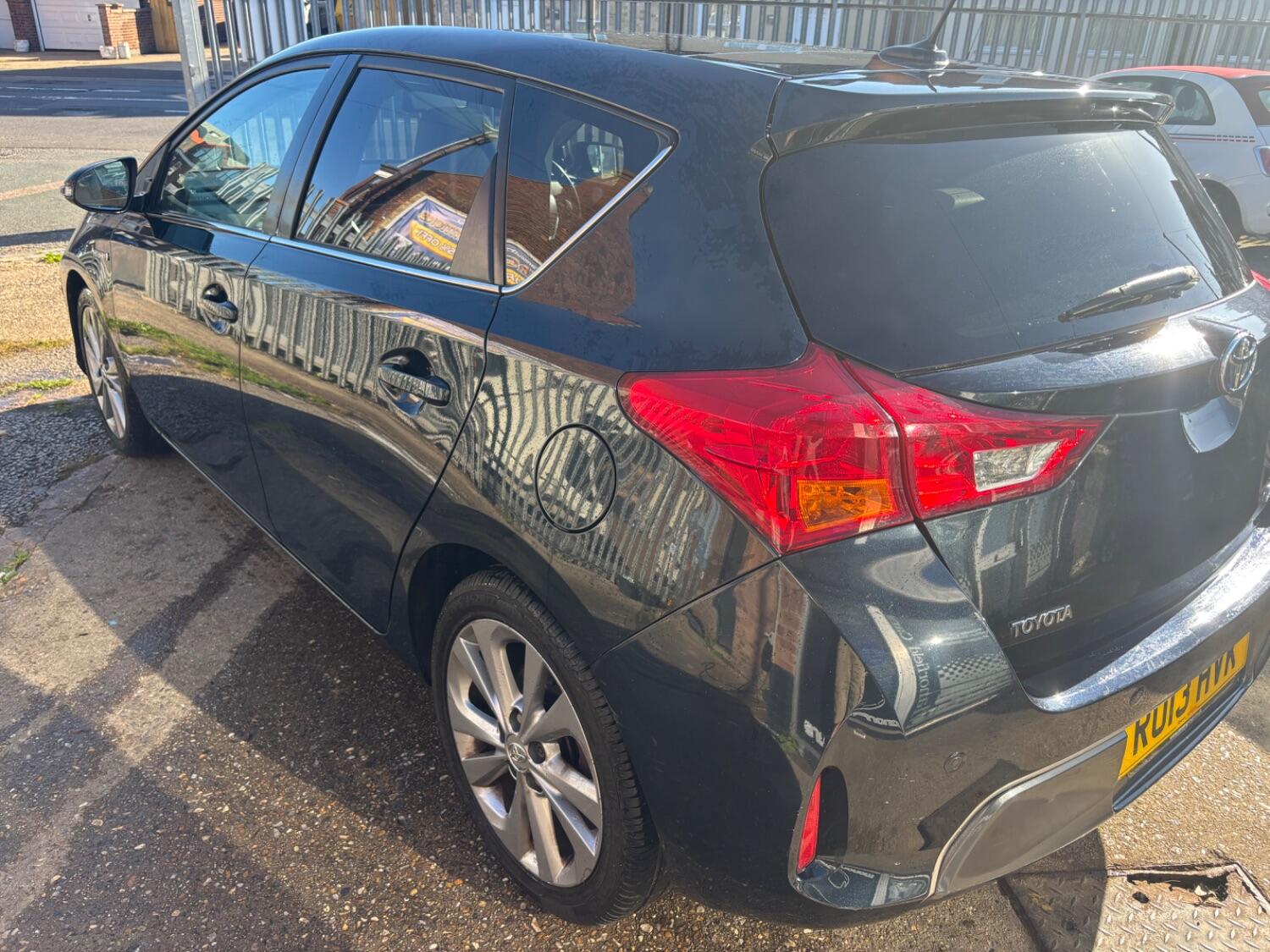 Used Toyota Auris 2013 for sale - 76134104: Photo 6