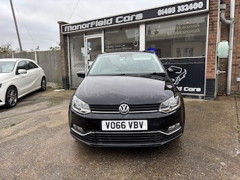 Used Volkswagen Polo 2016 for sale - 76974342: Photo