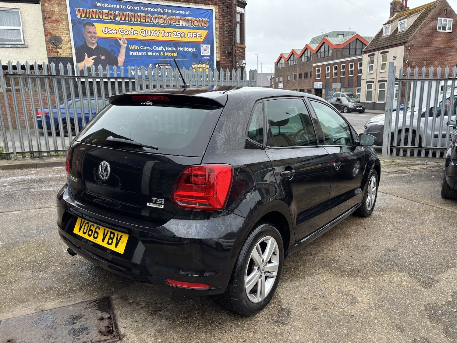 Used Volkswagen Polo 2016 for sale - 76974342: Photo 8