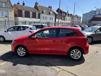 Used Volkswagen Polo 2015 for sale - 78359936: Photo