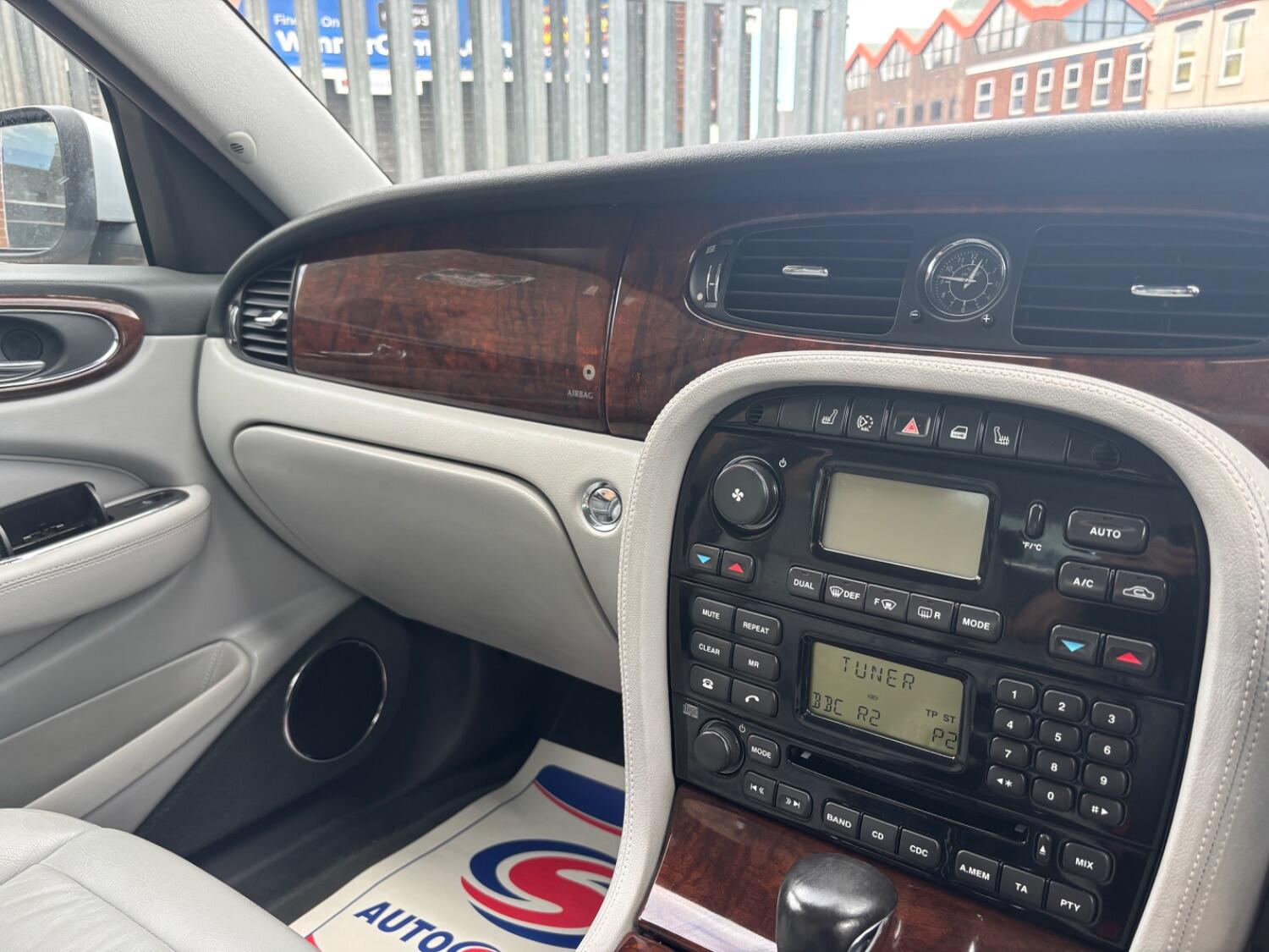 Used Jaguar XJ 2008 for sale - 75718244: Photo 15