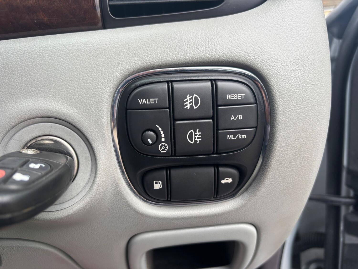 Used Jaguar XJ 2008 for sale - 75718244: Photo 17