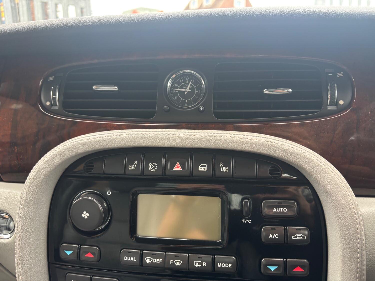 Used Jaguar XJ 2008 for sale - 75718244: Photo 18