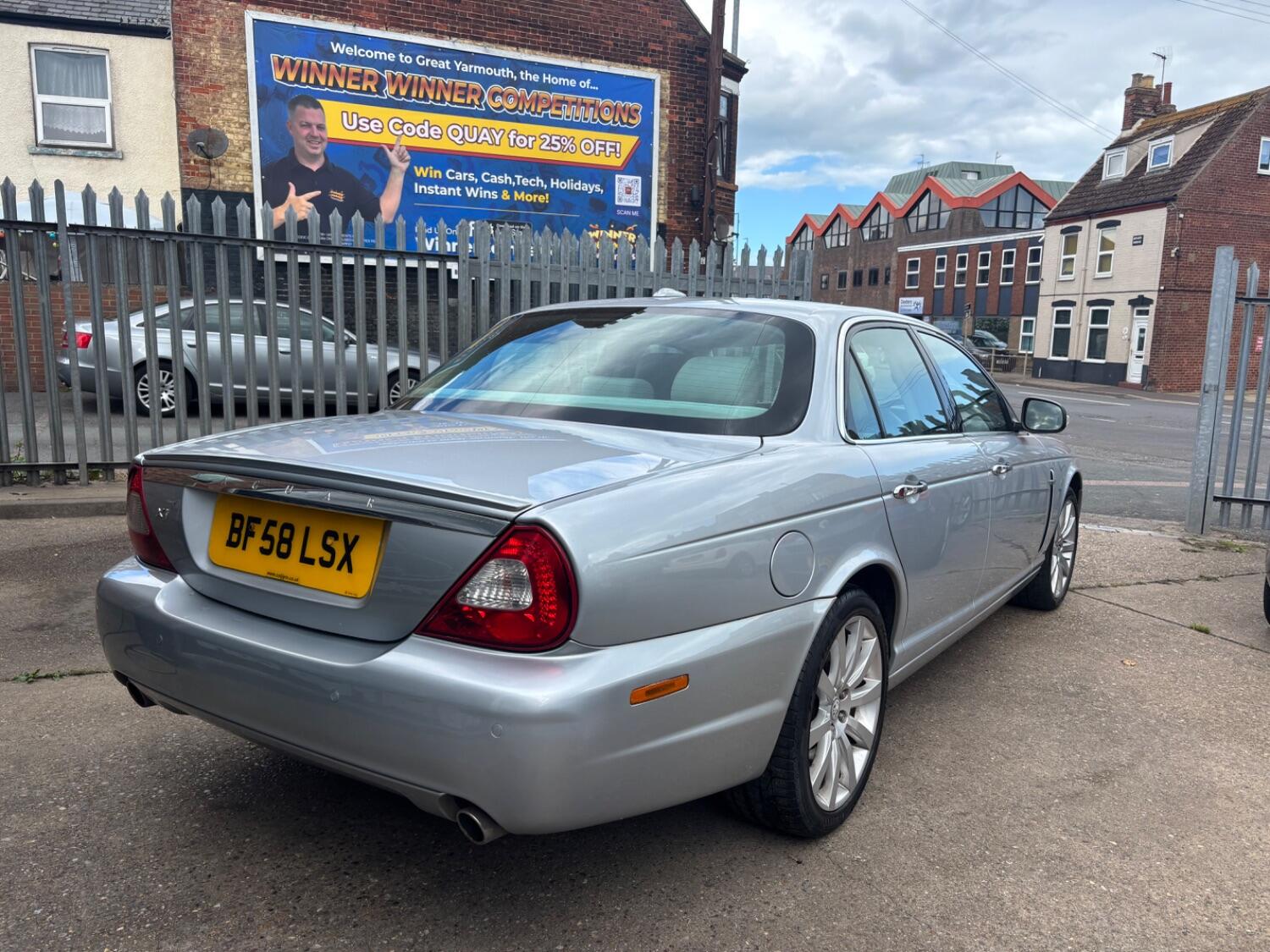 Used Jaguar XJ 2008 for sale - 75718244: Photo 8