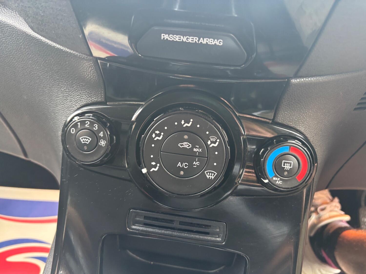 Used Ford Fiesta 2014 for sale - 76794296: Photo 17