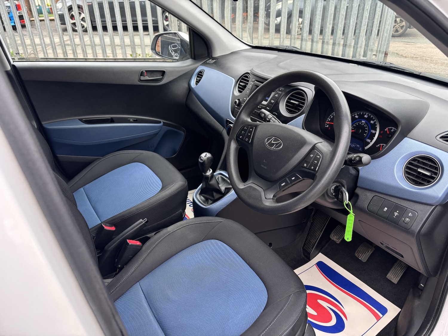 Used Hyundai i10 2015 for sale - 77508566: Photo 12