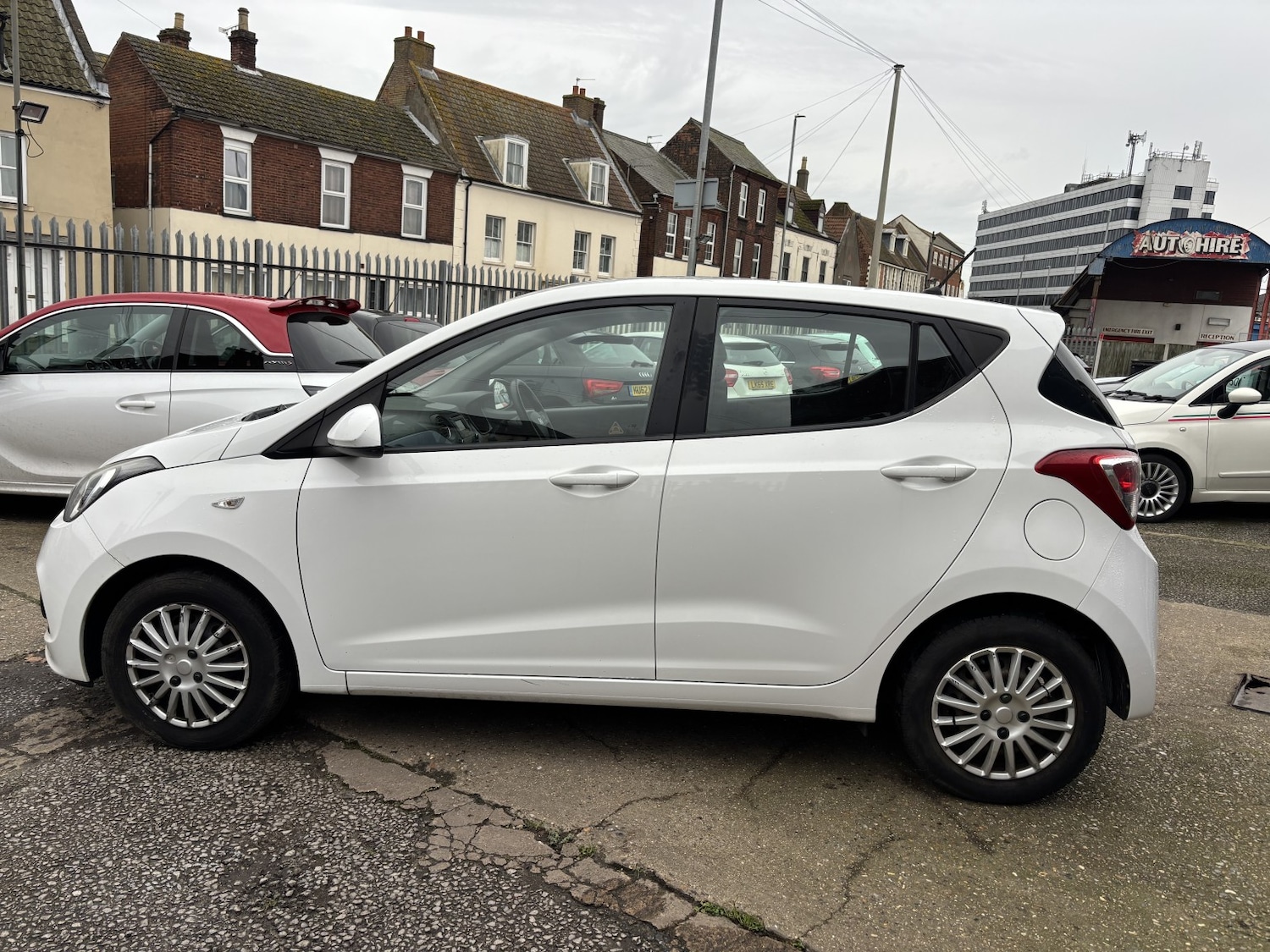 Used Hyundai i10 2015 for sale - 77508566: Photo 4