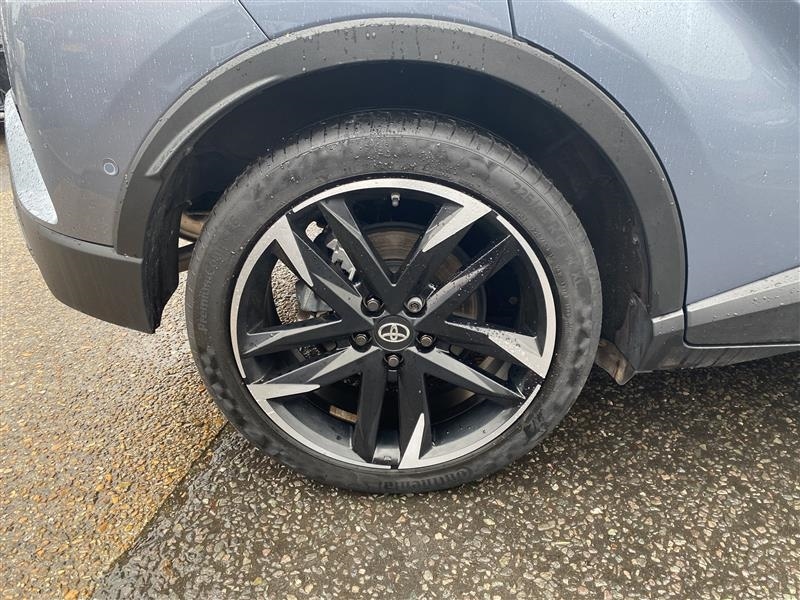 Used Toyota C-HR 2023 for sale - 76819300: Photo 9