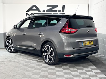 Used Renault Grand Scenic 2017 for sale - 78214620: Photo