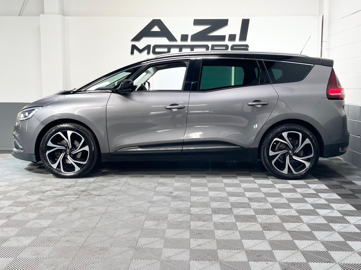 Used Renault Grand Scenic for sale - 78214620: Photo 8