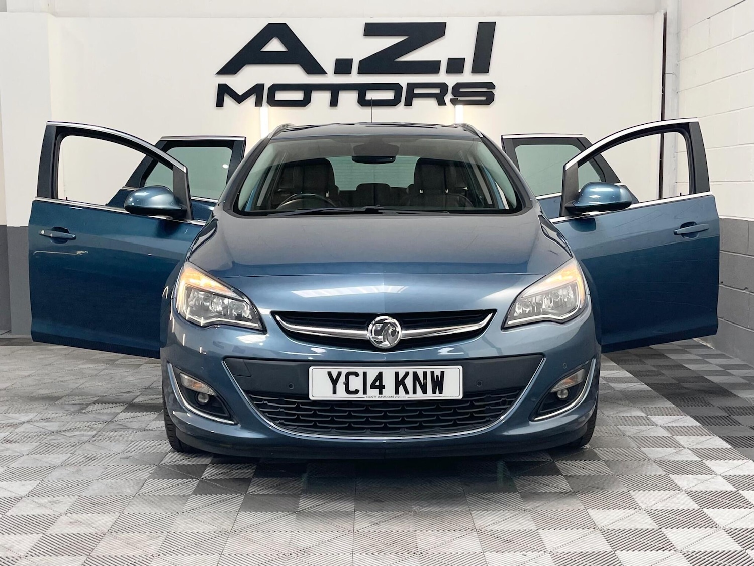 Used Vauxhall Astra for sale - 78214406: Photo 2