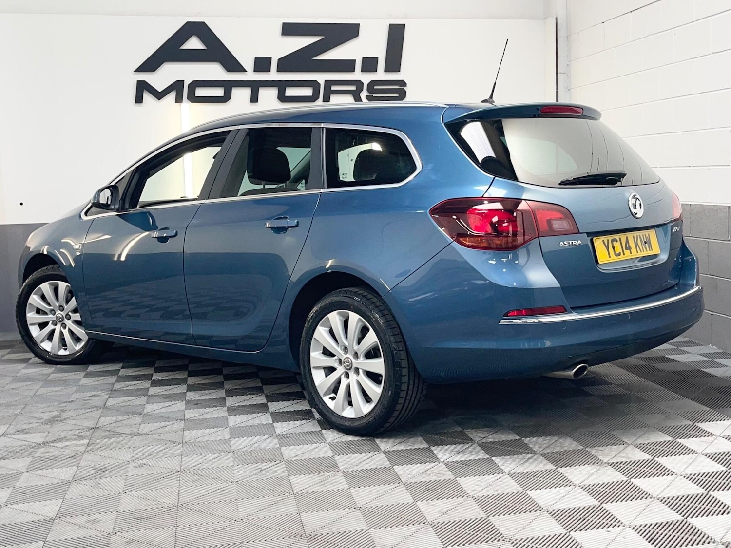 Used Vauxhall Astra for sale - 78214406: Photo 3