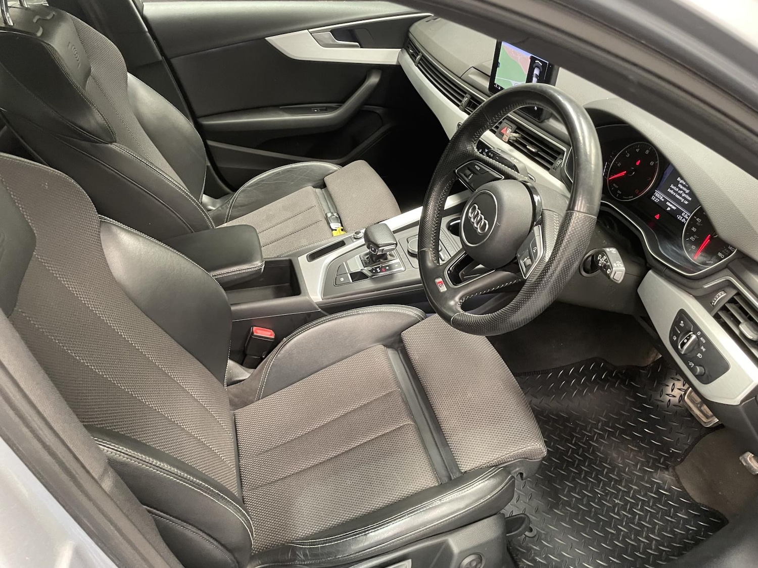 Used Audi A4 2016 for sale - 76384851: Photo 16