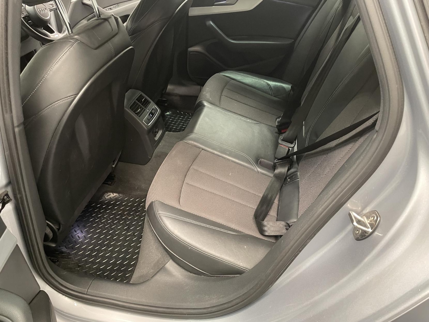 Used Audi A4 Avant 2016 for sale - 76384851: Photo 23