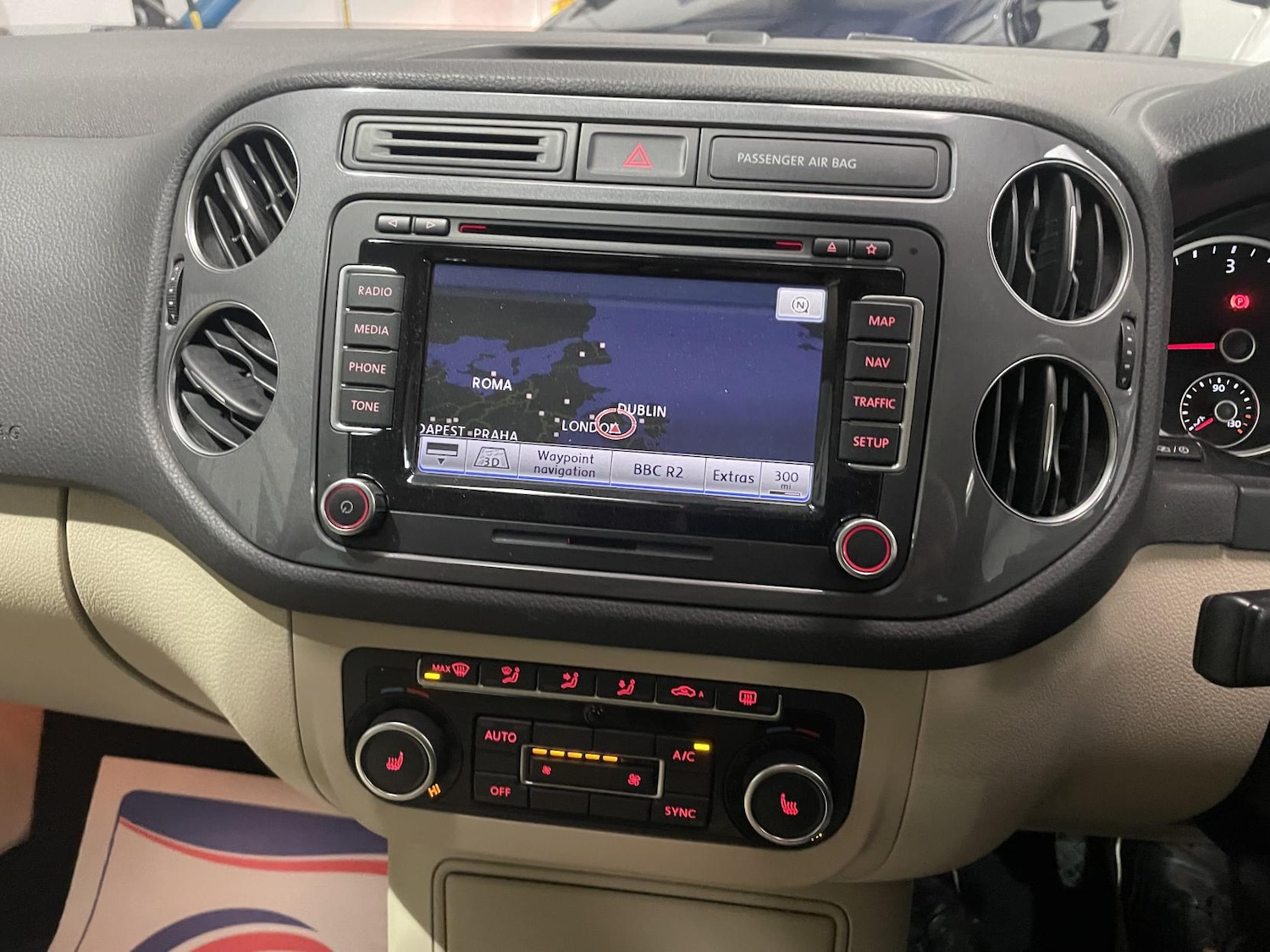 Used Volkswagen Tiguan 2014 for sale - 76741824: Photo 22