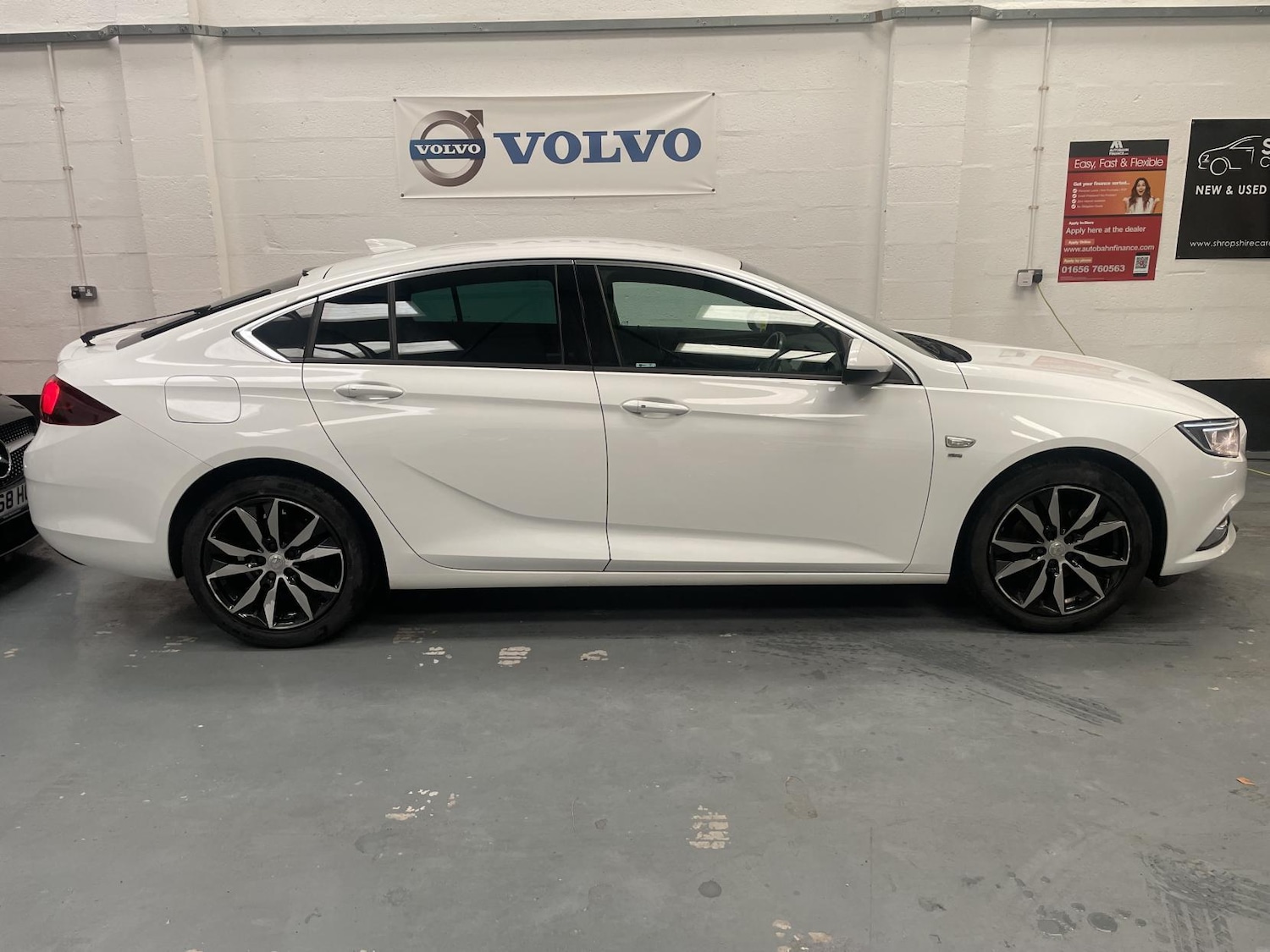 Used Vauxhall Insignia 2017 for sale - 76384862: Photo 1