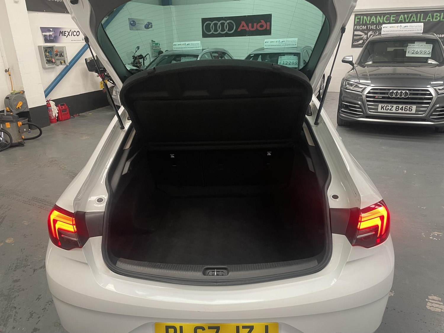 Used Vauxhall Insignia 2017 for sale - 76384862: Photo 13