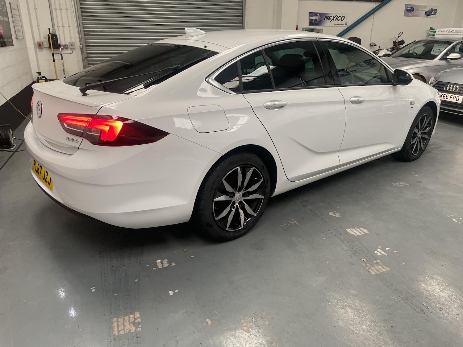 Used Vauxhall Insignia 2017 for sale - 76384862: Photo 4