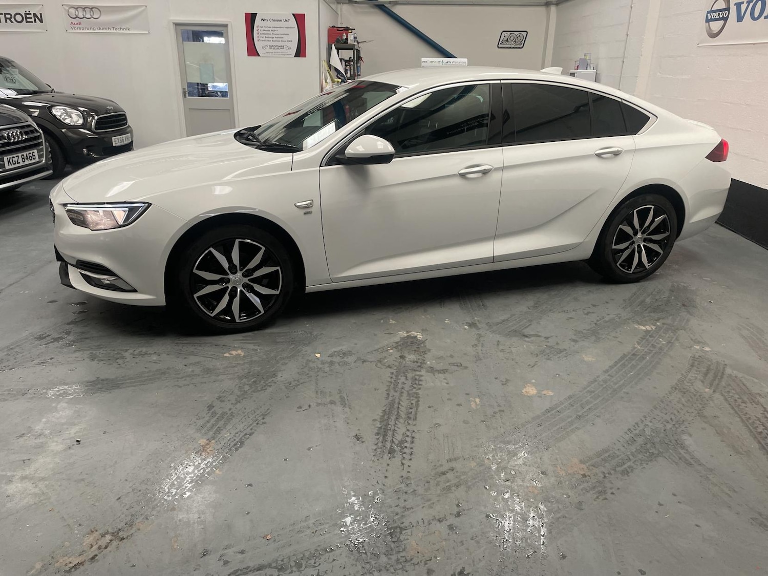 Used Vauxhall Insignia 2017 for sale - 76384862: Photo 5